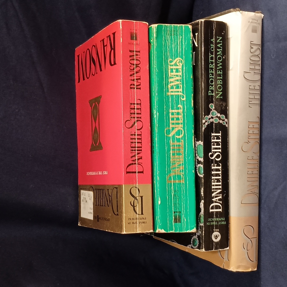 Lot of 4 Danielle Steel books